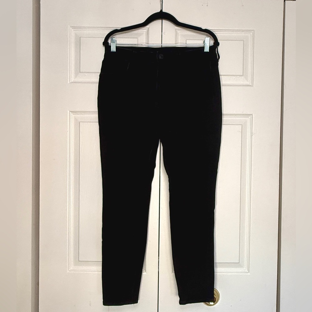 American Eagle Black Skinny Dream Jean